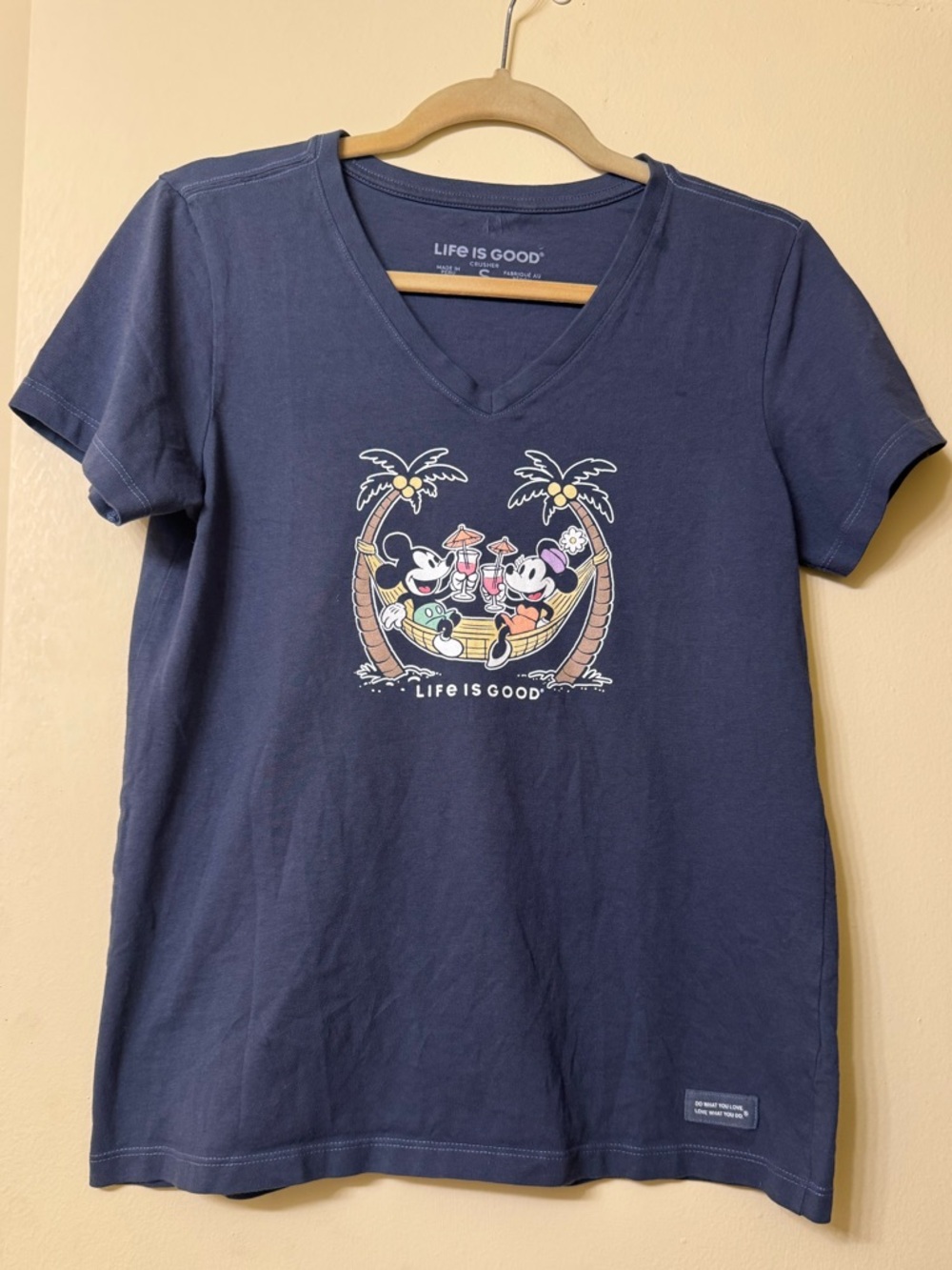 NWOT Life Is Good Mickey & Minnie, beach vacation, Small